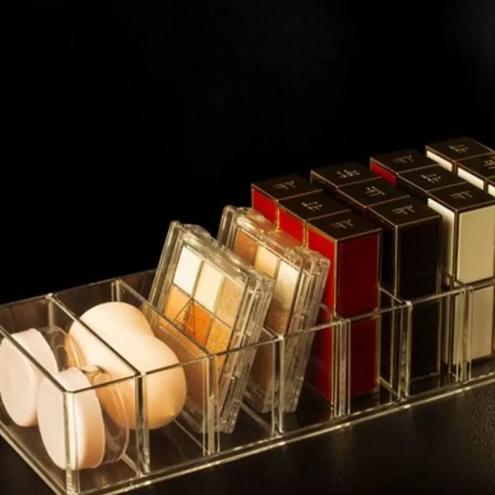 Clearly Chic‎ Acrylic 8-Compartment Cosmetic Tray